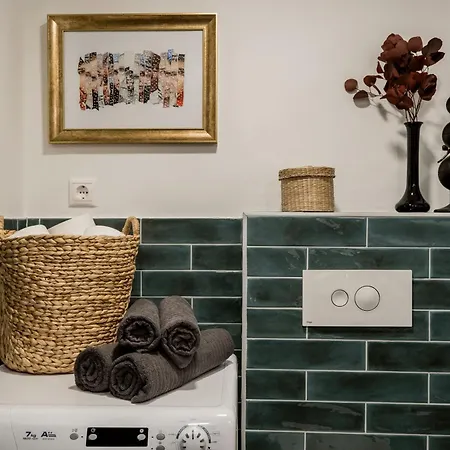 Warm And Cozy Hideaway In The Heart Of The Boedapest