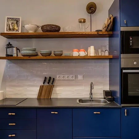 Warm And Cozy Hideaway In The Heart Of The Apartamento Budapest