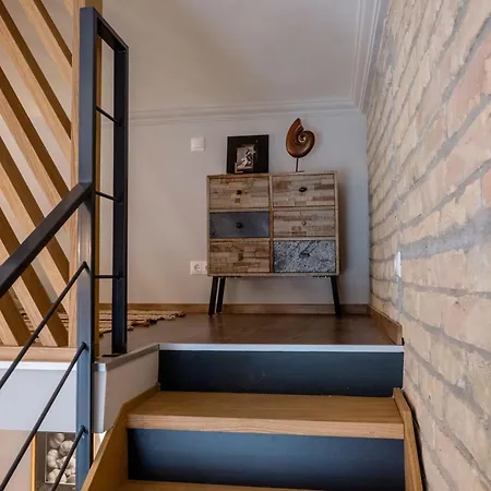 Warm And Cozy Hideaway In The Heart Of The Appartement